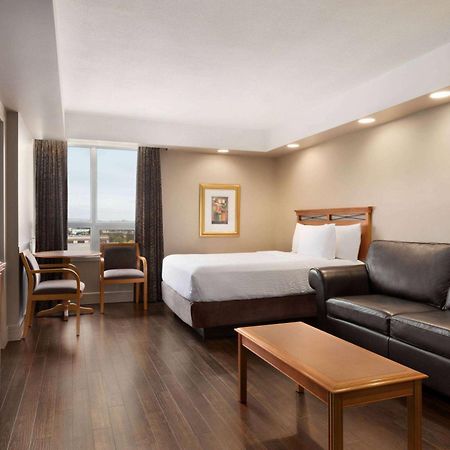 Royal Hotel Calgary, Trademark Collection By Wyndham Kültér fotó