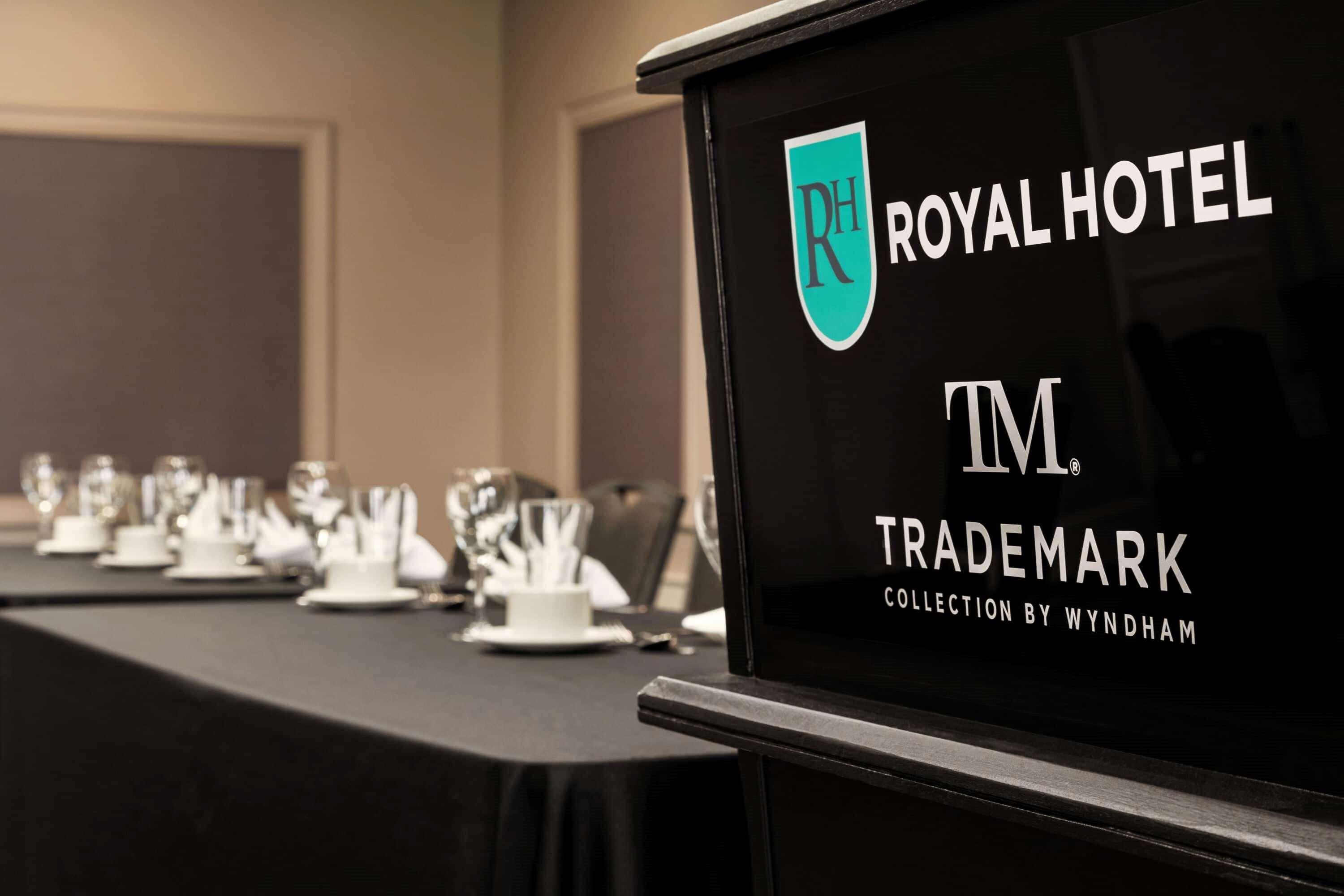 Royal Hotel Calgary, Trademark Collection By Wyndham Kültér fotó
