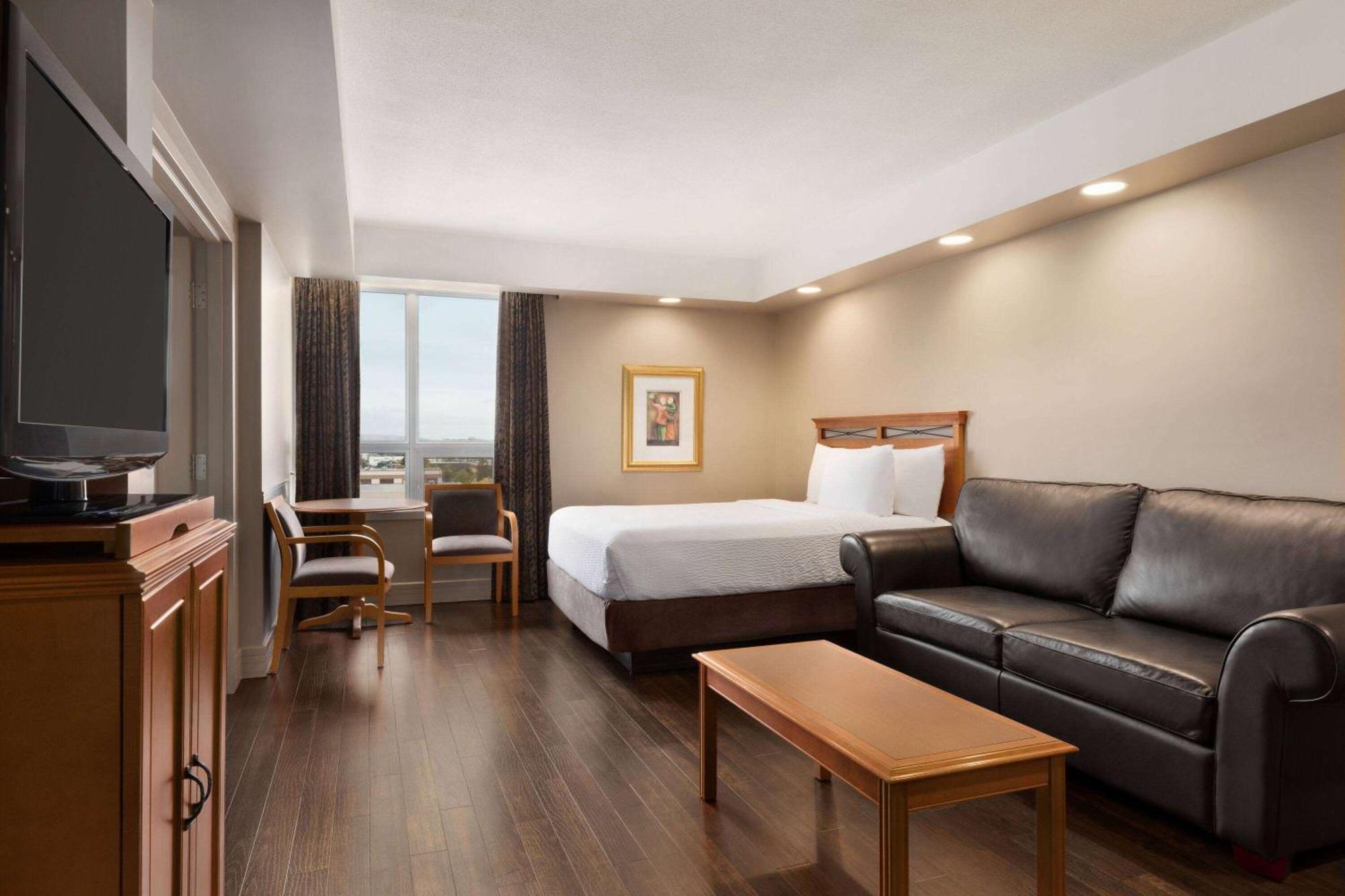 Royal Hotel Calgary, Trademark Collection By Wyndham Kültér fotó