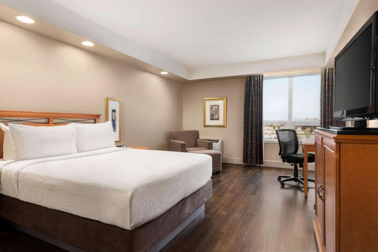 Royal Hotel Calgary, Trademark Collection By Wyndham Kültér fotó
